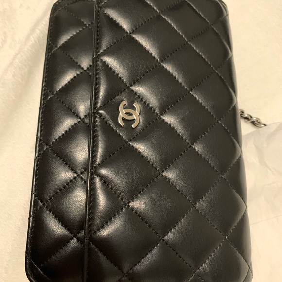 Chanel Wallet on Chain - Picture 1 of 12